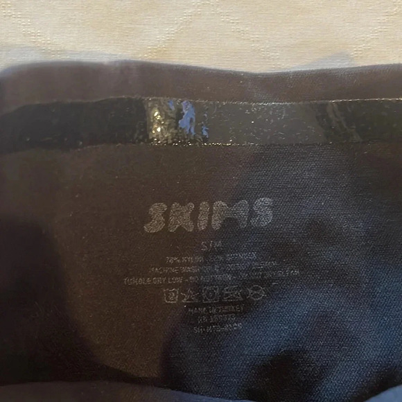 Skims Sculpt High Waist Brief Black shape wear worn‎ twice small medium S/M EUC - Picture 2 of 3